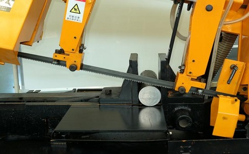 金口河数控带锯床自动送料精度会出现偏差吗？